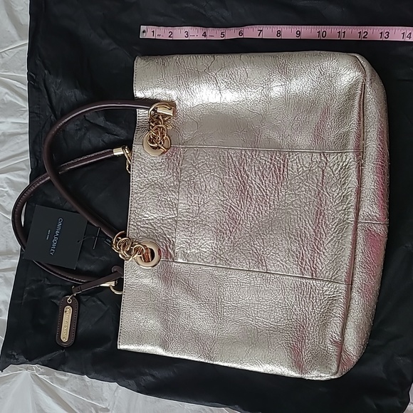 Cynthia Rowley Gold Shoulder Bag - Picture 6 of 8